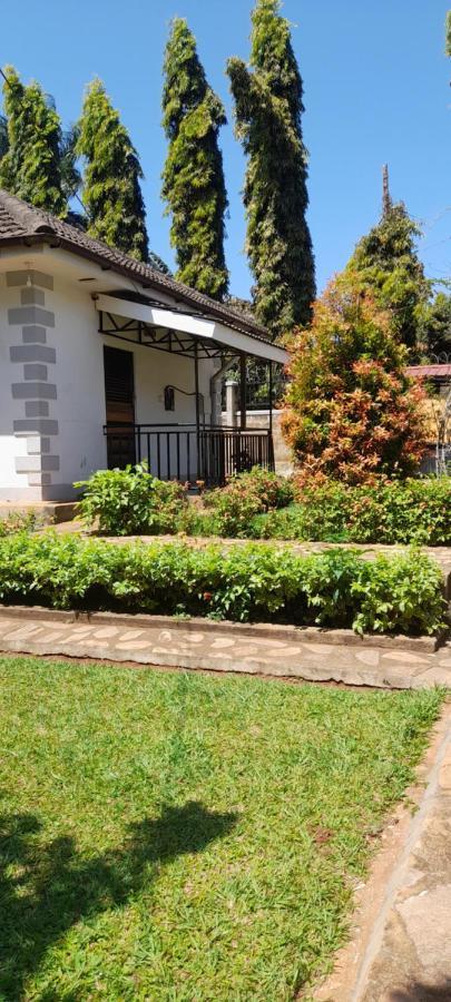 Aivilo Home Entebbe Bagian luar foto