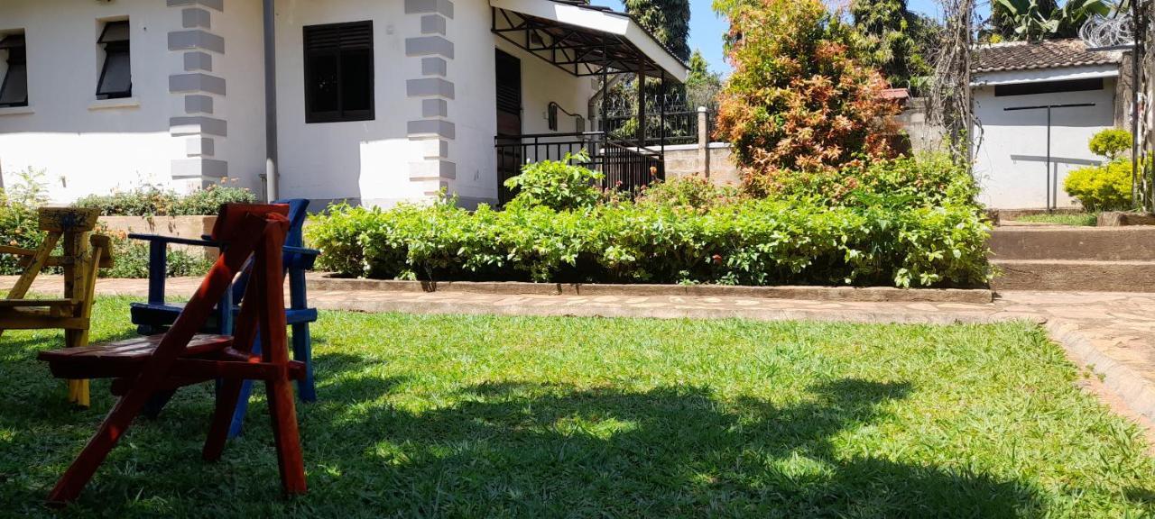 Aivilo Home Entebbe Bagian luar foto