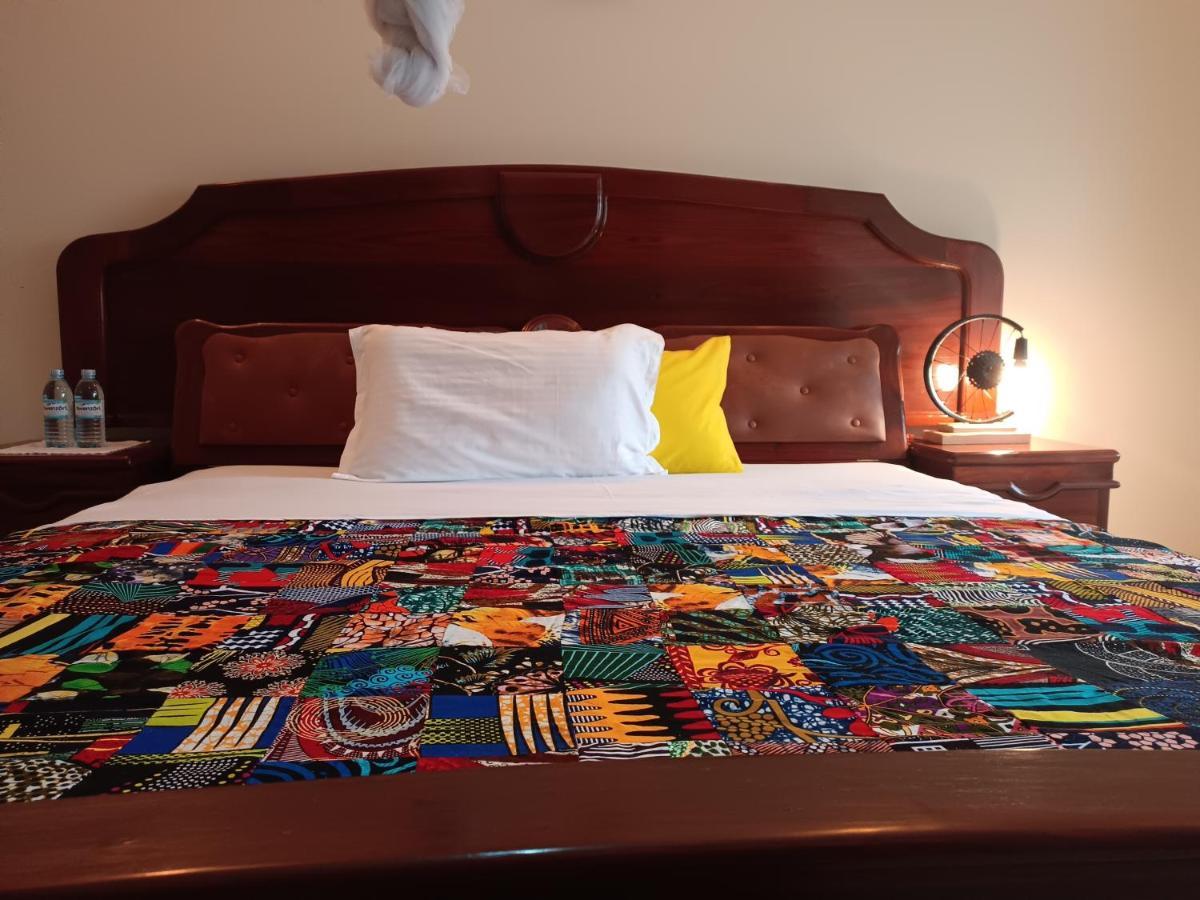 Aivilo Home Entebbe Bagian luar foto