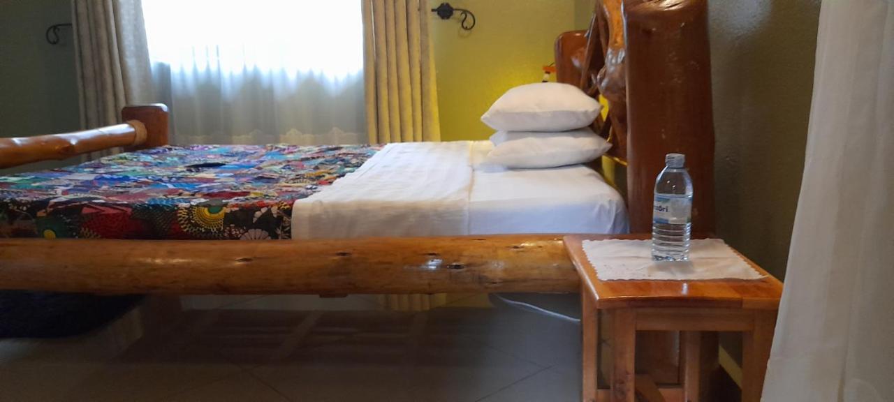 Aivilo Home Entebbe Bagian luar foto