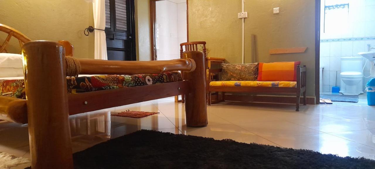Aivilo Home Entebbe Bagian luar foto