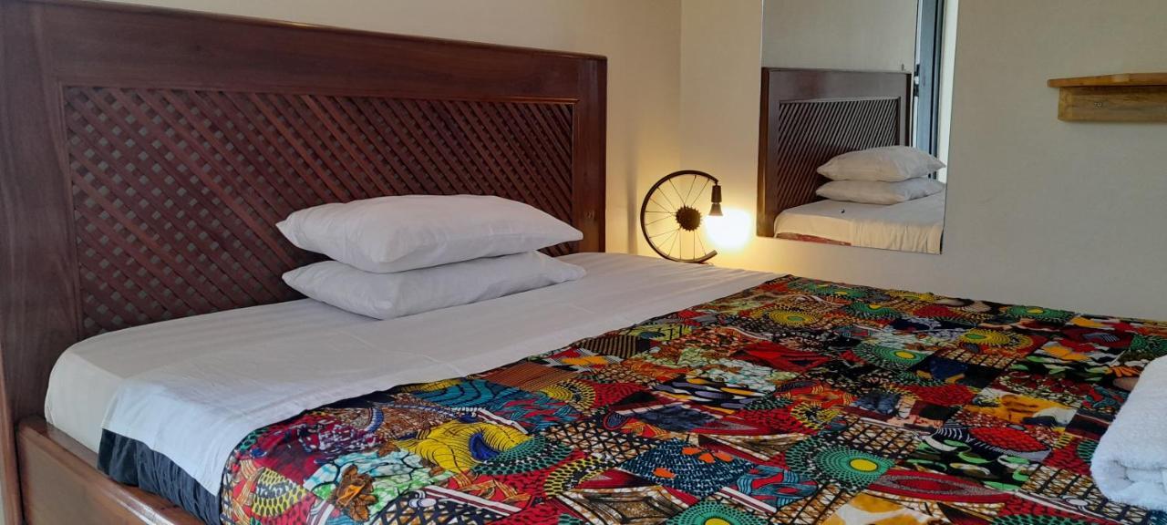 Aivilo Home Entebbe Bagian luar foto