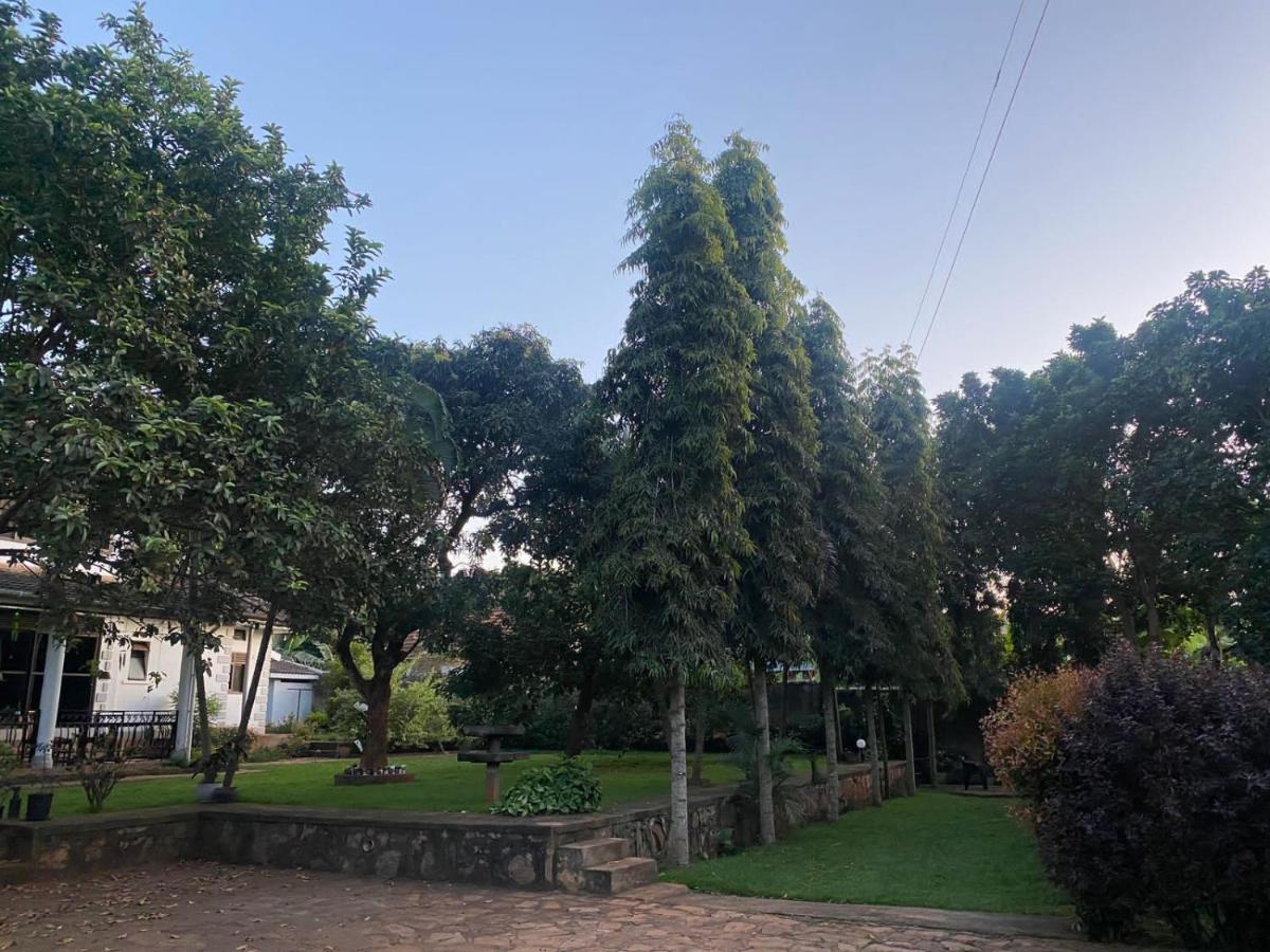 Aivilo Home Entebbe Bagian luar foto