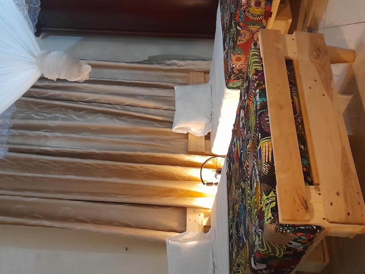 Aivilo Home Entebbe Bagian luar foto