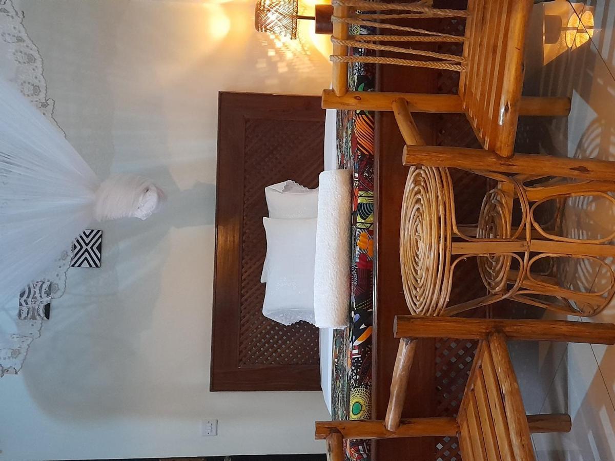 Aivilo Home Entebbe Bagian luar foto