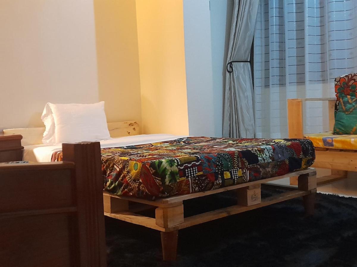 Aivilo Home Entebbe Bagian luar foto