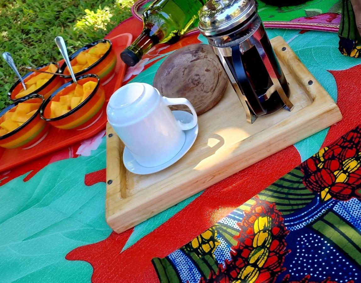 Aivilo Home Entebbe Bagian luar foto